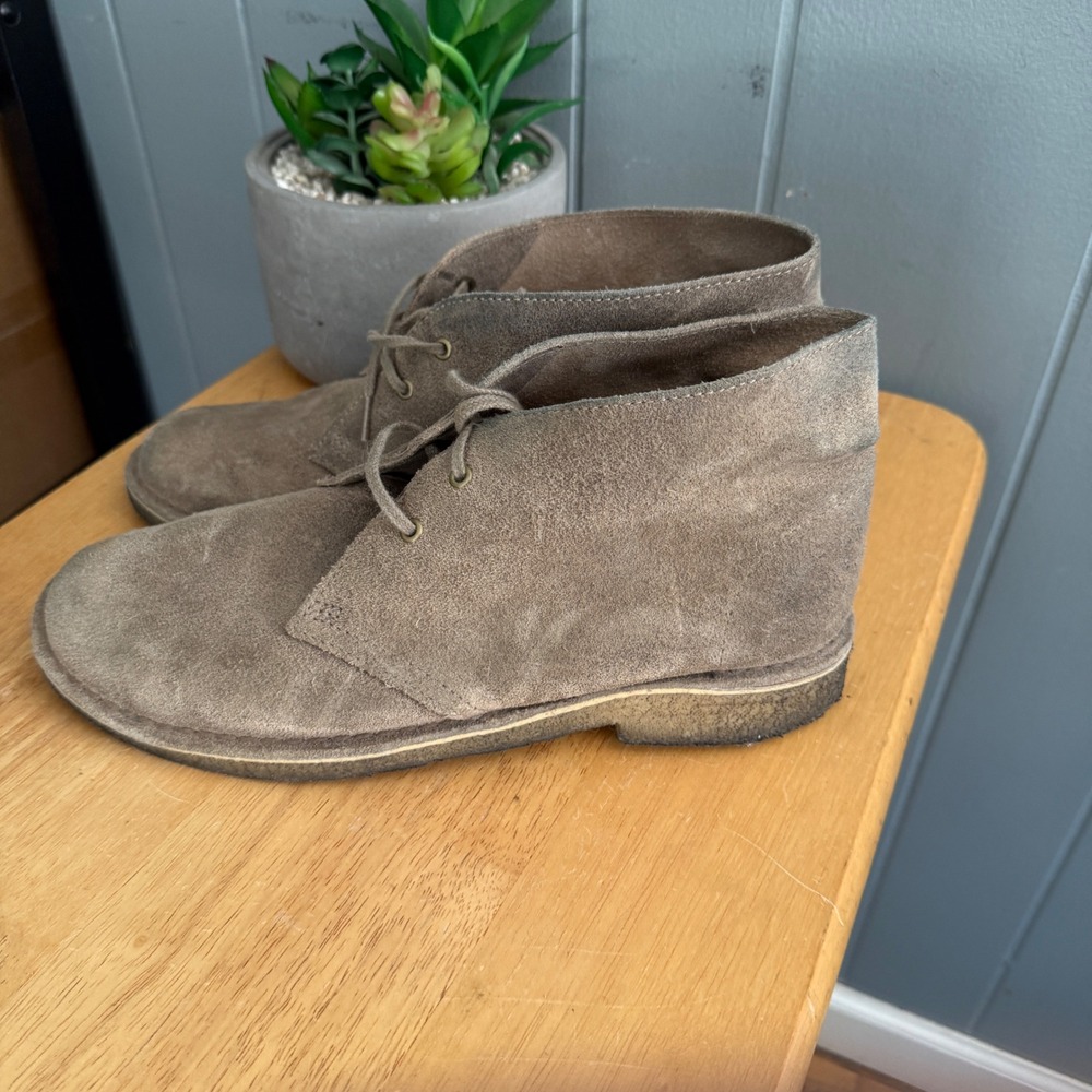 Clarks Originals Desert Boot Chukka Taupe Suede Crepe Sole Womens Size 10 Preppy